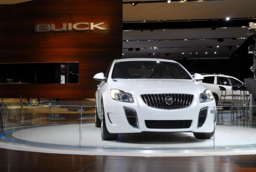  Buick Regal GS 2011 года  (фото 23 из 69)